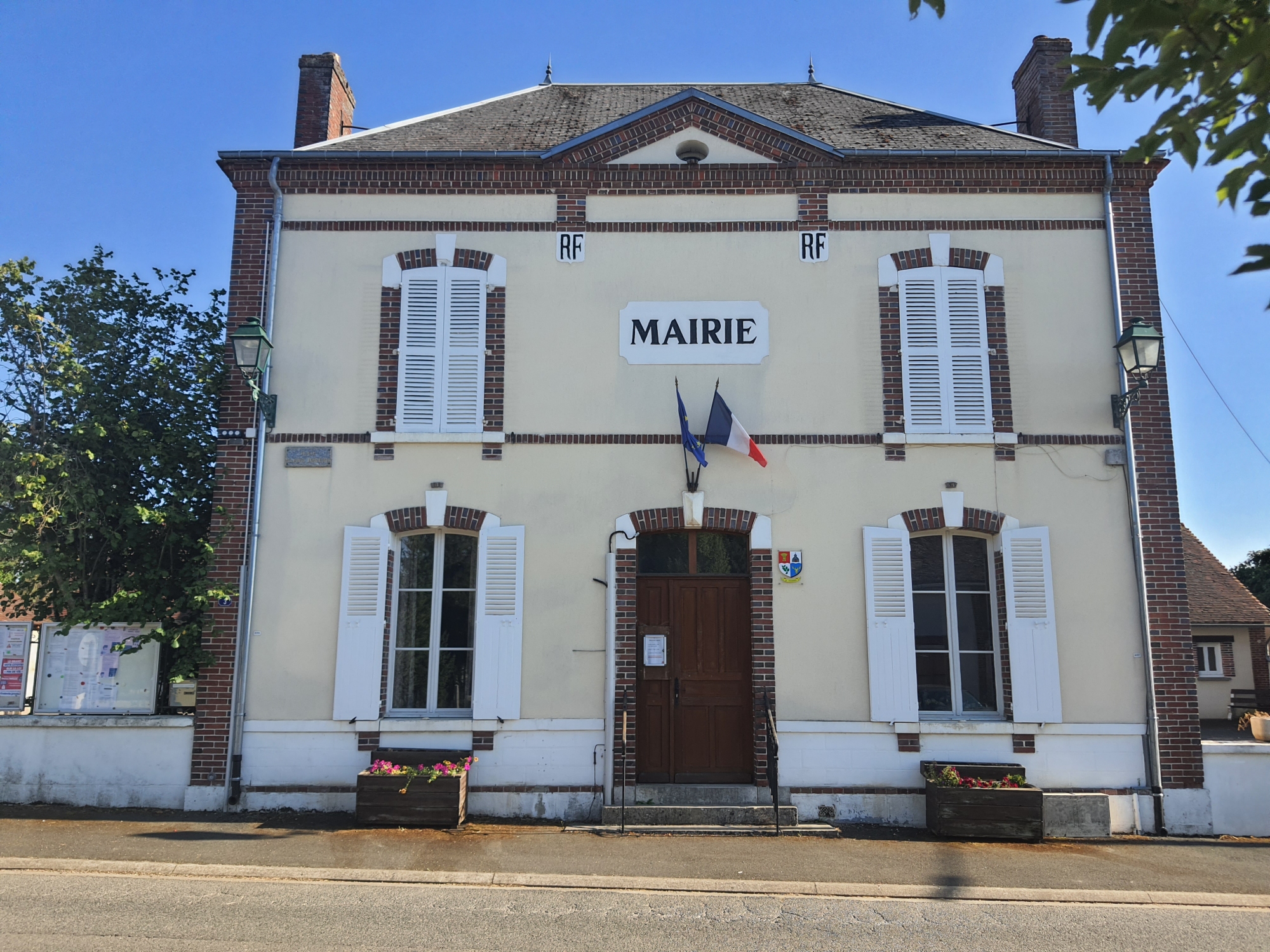 La mairie du Charme